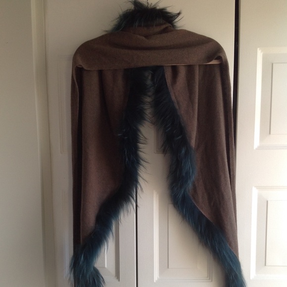 Altea Women's Scarf, One size, new with tags. - Picture 8 of 8